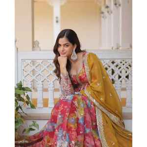 SANAYA'S BATA READYMADE ALIA CUT CON DUPATTA SET- 125 ROJO - Product Image 2