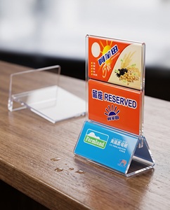 Porta Menús Triangular de Acrílico Más Vendido – Soporte Transparente para Exhibición de Menús en Mesa para Bares, Restaurantes y Cafés - Product Image 4