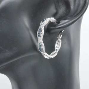 Pendientes de Aro Huggie con Diamantes Naturales Azules y Blancos de Corte Redondo de 2.38 Cttw para Mujer en Plata de Ley 925 - Product Image 5