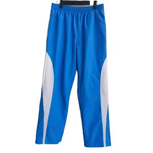 Ensemble de survêtement deux pièces personnalisé OEM pour homme, veste zippée et short, en polyester, coupe-vent - Product Image 3