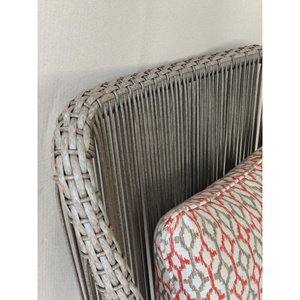 Ensemble de sièges de patio en osier rembourrés modernes avec housses de coussin résistantes aux UV et hydrofuges pour appartement, condo, balcon - Product Image 6