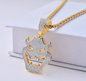 Collar con colgante de cara de monstruo con incrustaciones de circonitas, de latón chapado en rodio, joyería de hip hop para fiestas - Product Image 1
