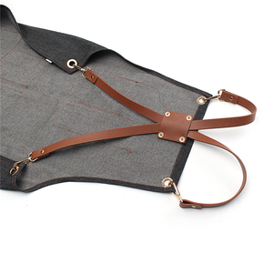 Tablier en jean avec bretelles en cuir et poches pour chef cuisinier, barista, etc. - Product Image 3
