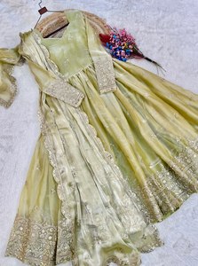 Vestido de Fiesta Estilo Anarkali Tradicional para Mujer, en Georgette, con Bordado Elaborado y Diseño Pintado a Mano, Especial para Invierno y Verano - Product Image 1