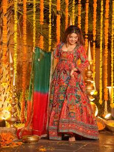Lehenga Choli Rojo con Estampado Digital, Vestido Tradicional Indio Pakistaní para Mujer con Dupatta, para Bodas y Fiestas - Product Image 3