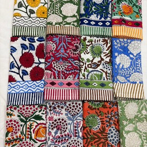 Serviettes carrées artisanales vintage en coton biologique 100% durable, imprimées au bloc, couleurs assorties, pour cuisine et table à manger, prélavées - Product Image 3