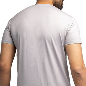 T-shirt confortable et chic orné de strass, idéal pour un style éclatant au quotidien. - Product Image 6