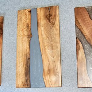 Tabla de Cortar Multiusos de Madera y Resina para Cocinar, Tabla de Servir y Cortar de Lujo con Diseño de Río de Resina - Product Image 2