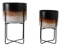 Pot Bunga & Planter Bentuk Bulat dari Besi Metal Gaya Terbaru dengan Stand Hitam, Kualitas Terbaik, Finishing Antik