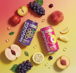 Bebida de Jugo Efervescente con Sabor a Durazno y Uva, con Burbujas, en Lata de 310 ml - Product Image 4