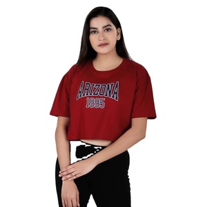 T-shirts courts personnalisés 2026 pour filles, avec strass, impression sérigraphiée, col et poignets contrastants, vente en gros - Product Image 1