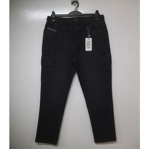 Pantalon cargo en denim pour homme avec plusieurs poches, coupe slim, tissu durable pour un usage décontracté, les activités de plein air et le confort au quotidien - Product Image 1