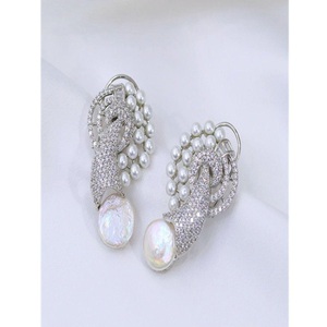 Boucles d'oreilles pendantes élégantes en laiton de haute qualité plaqué argent, or et or rose, avec zircon, tendance, pour femme, pour les soirées et les fêtes - Product Image 1