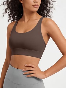 Sujetador deportivo de tirantes finos para mujer, con paneles de malla transpirable, chaleco de running de alta elasticidad, top de entrenamiento, fabricante OEM - Product Image 1