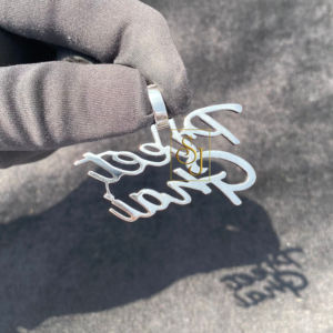 Colgante de Oro Sólido de 10K con Letra Inicial Cursiva, Collar Personalizado con Dijes de Diamantes Moissanita, Regalo Unisex Personalizado - Product Image 4