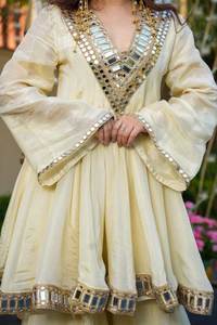 Robe peplum en soie chinon épaisse 16 Kali avec miroir évasé de 4 mètres et broderie codée, ensemble assorti Gharara et Dupatta - Product Image 4