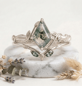 แหวนขอแต่งงาน Woodland Kite Gem ประดับเพชร CVD ดีไซน์ทองคำ งานแต่งงาน ดีไซน์พรีเมียมมาใหม่ - Product Image 1