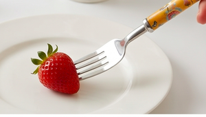Ensemble de 4 fourchettes en acier inoxydable avec manche jaune floral, compatibles lave-vaisselle, idéal pour les fêtes et la cuisine - Product Image 4