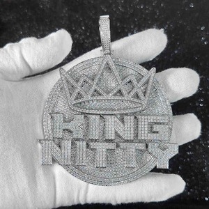 จี้มงกุฎขนาดใหญ่ ดีไซน์สั่งทำพิเศษ เคลือบเงิน 925 ประดับเพชรโมอิสซาไนต์ทรงกลม หรูหรา สำหรับทุกเพศ - Product Image 3