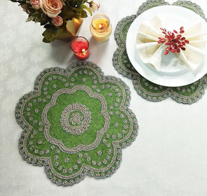 Mantel Individual de Cuentas Hecho a Mano con Diseño Floral de Conejo, Tapete Redondo Bordado con Cuentas de Creative Art Zone - Product Image 4
