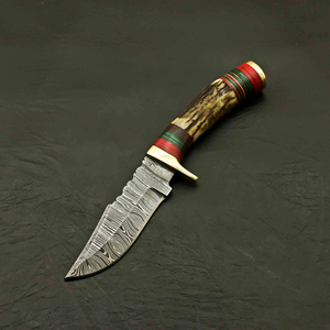 Couteau de chasse artisanal en acier de Damas, lame fixe en acier à motif forgé sur mesure, manche intégral, pour le camping, la survie en extérieur et le bushcraft - Product Image 1