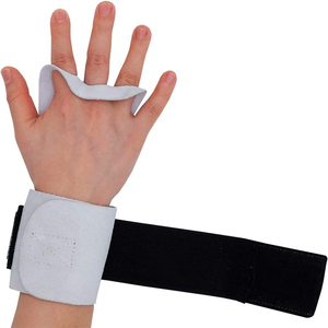 Protège-mains en cuir QST à 3 trous pour la gymnastique et l'haltérophilie, antidérapants, respirants, écologiques, personnalisables - Product Image 3