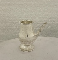 Nouvel arrivage Lota allemand en argent gravé à la main avec tuyau pour Pooja Kalash pour cadeau, décoration de Temple de maison de culte