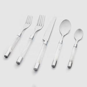 Achetez de la vaisselle sur un ensemble de couverts en acier inoxydable argenté fait à la main pour restaurant, fête de mariage et hôtel - Product Image 6