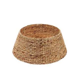 Cesta de Navidad Ecológica Tejida a Mano con Hierba Marina para Decoración Festiva del Hogar - Product Image 3