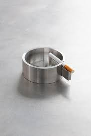 Cendrier moderne en acier inoxydable avec design coupe-vent - Product Image 1