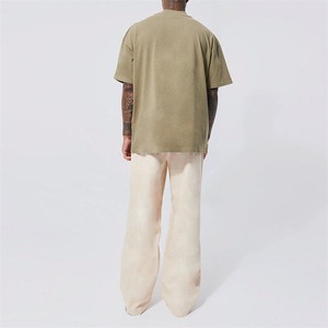 T-shirt en coton vert olive surdimensionné avec poche zippée, col rond, manches courtes, coupe décontractée pour homme - Product Image 2
