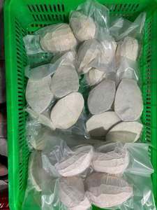 Trozos de Taro Congelados IQF, Cubos de Taro Entero, Tubérculo Blanco, Vegetal, Envasado al Vacío, Grado Mayorista, 500 kg, Giang, Vietnam, 24 Meses - Product Image 3