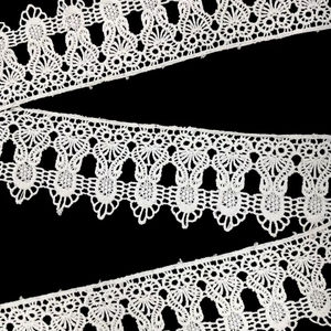 Hot selling Breathable Quick-Dry 100% Polyester Lace <b>Fabric</b> <b>Trim</b> with Floral Edge Border for Sarees & Dresses - Product Image 1