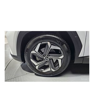 Para Hyundai Tucson 1.6 Turbo 2WD Modelo Abril 2021 con 60,287 km, Asientos de Cuero, Volante a la Izquierda - Product Image 5