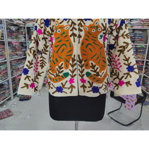 เสื้อแจ็คเก็ตซาฟารีผ้าฝ้ายปักมือสำหรับผู้หญิง คอจีน แขนยาว ลายสัตว์ สไตล์ชาติพันธุ์ ของขวัญสำหรับเธอ - Product Image 3