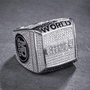 Bague de champion du monde de luxe avec micro-pavé complet de moissanite, style hip-hop, plaquée or, pierre précieuse certifiée IGI - Product Image 2