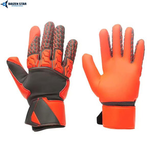 Gants de gardien de but professionnels respirants Elite avec fermeture auto-agrippante, paume en latex à forte adhérence et protection des doigts et du pouce pour le football - Product Image 4