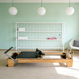 Appareil de Pilates en bois de hêtre de luxe pour étirements musculaires complets, Yoga et Pilates, idéal pour les entraînements à domicile - Product Image 4