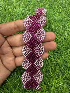 Hermoso encaje Cutdana hecho a mano que ofrece un aspecto tradicional y moderno. - Product Image 3