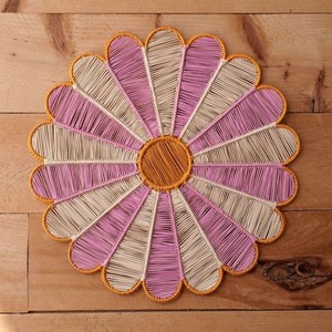 ที่รองแก้วหวายทำมือลายเปลือกหอย ดีไซน์ขอบหยัก สำหรับตกแต่งโต๊ะอาหารลายดอกไม้สุดหรู งานแต่งงาน และของตกแต่งบ้าน - Product Image 1