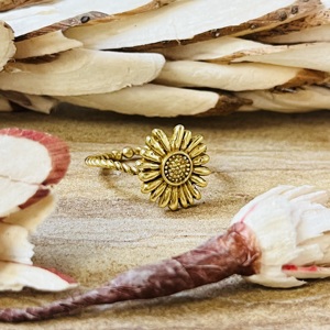 2026 Latest Design <b>Sunflower</b> Statement <b>Ring</b> Floral Brass <b>Rings</b> For Women 18k Gold Plated Twisted Band Dainty Wholesale/OEM/ODM - Product Image 6