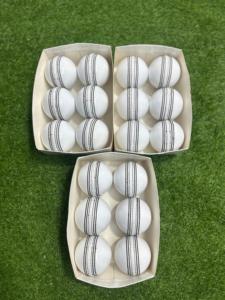 Balle de cricket en cuir rigide blanche cousue à la main de haute qualité pour hommes avec logo personnalisé – Meilleur prix – Balle en cuir premium - Product Image 5