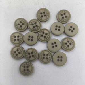 Botón Redondo Ecológico de Resina de 20L con 4 Agujeros, Estilo Moderno Clásico, con Logotipo Grabado Según Se Solicite - Product Image 6