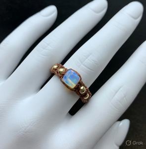 Anillo de macramé con piedra preciosa ovalada hecho a mano |   Anillo de Dedo Bohemio Ajustable en Tono Tierra |   Mangalmay Corporation - Product Image 1