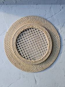 Assiette de service en rotin moderne et élégante pour table à manger, base tissée à la main, décoration élégante, fabriquée en Inde. - Product Image 5