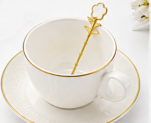 Cuchara de Acero Inoxidable Dorada con Mango de Flores y Logotipo Personalizado para Fiestas Modernas de Lujo, Postres, Té y Café - Product Image 5
