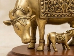 Estatua de vaca y ternero Art Deco de latón, ídolo Kamdhenu, decoración hindú hecha a mano para Puja, pieza decorativa espiritual para el hogar o templo, regalo. - Product Image 3