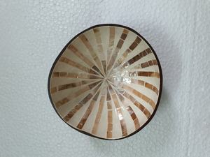 Bols en Coque de Noix de Coco Prix de Gros Écologiques Polis Design Classique Ustensiles de Cuisine Vaisselle Ensembles Maison Cuisine Fabriqués au Vietnam - Product Image 6