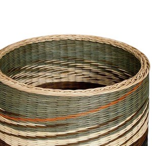 Cesta de Ratán Artística con Patrón Multicolor y Detalles en Naranja, Cesto de Almacenamiento Hecho a Mano, Organizador Decorativo Único para el Hogar - Product Image 3