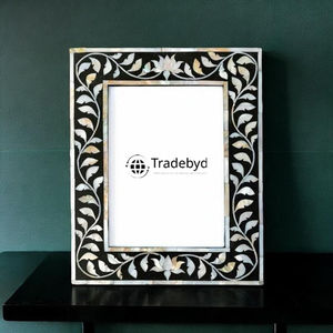 Marco de Fotos Decorativo Creativo Hecho a Mano con Incrustaciones de Madreperla, Acabado Brillante de Primera Calidad por Tradebyd - Product Image 1